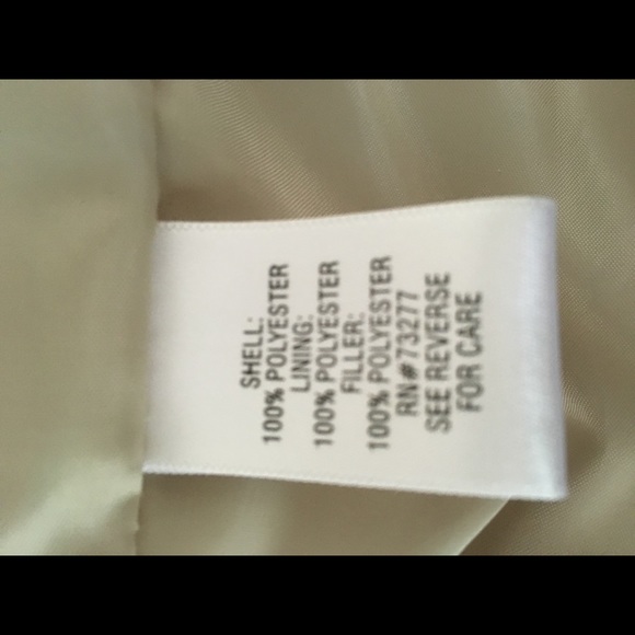 🌸🌸 SOLD 🌸🌸 NWOT Puffy White Vest - Picture 8 of 8